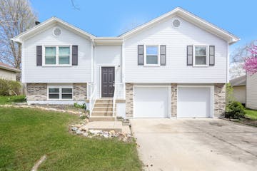 113 CROSS CREEK LN GRAIN VALLEY, MO 64029